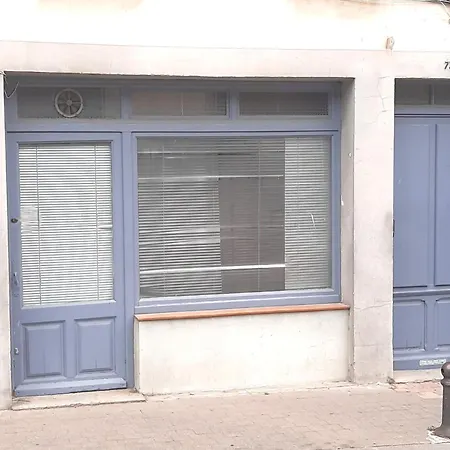 Vue Cite-centre Historique-patio-tendance-calme * Carcassonne